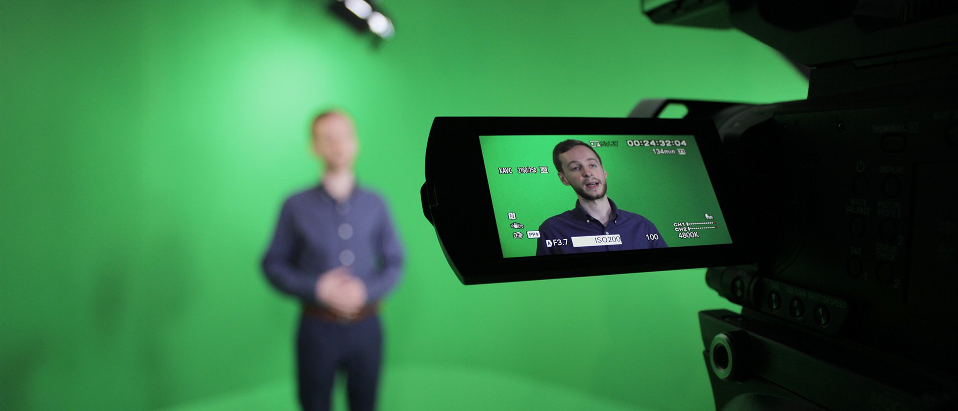 Delivery Options Header Image - Mpirical trainer recording in green screen studio