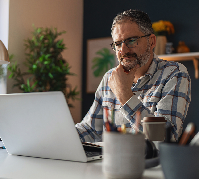 Man watching Mpirical training on his laptop