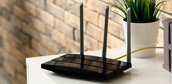 wi-fi router with antenna